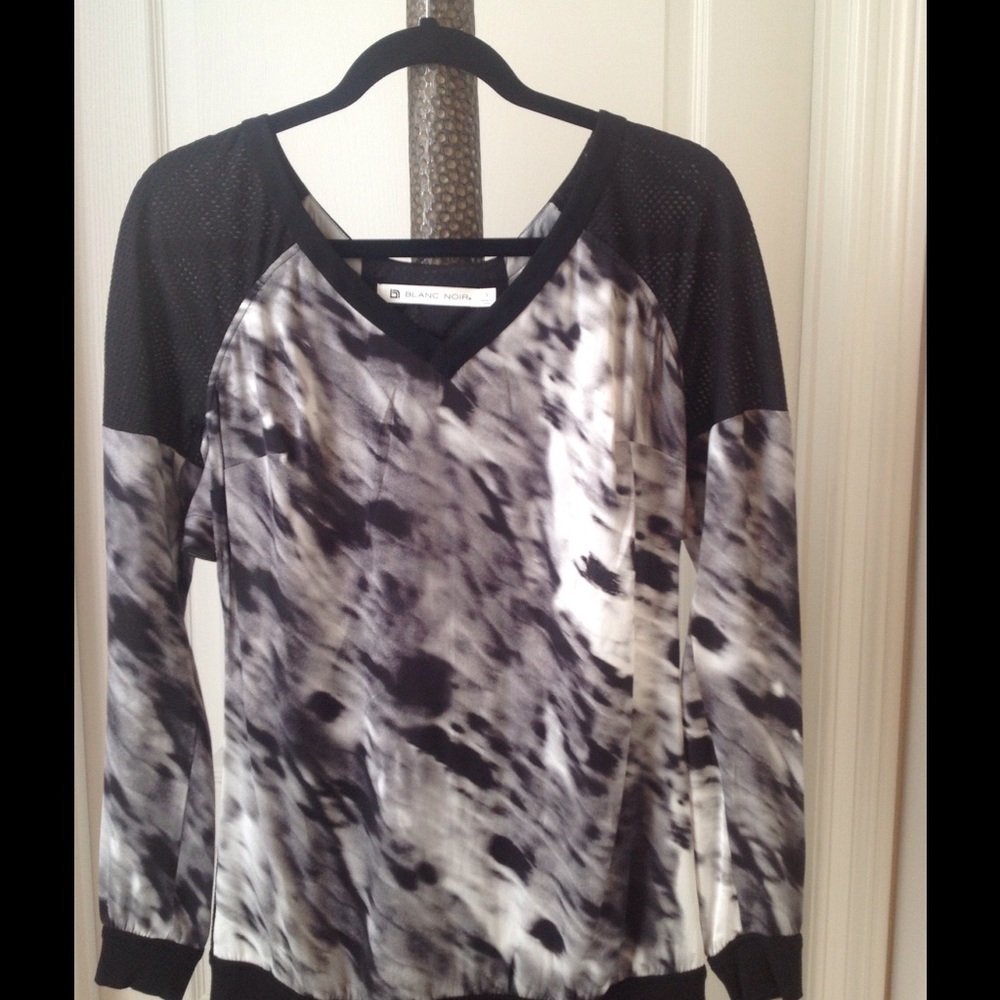 Long sleeve yoga top with open back