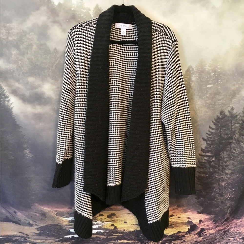 Black & White knit sweater