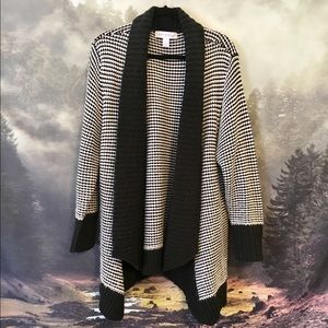 Black & White knit sweater