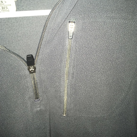 L.L. Bean Men's Pullover 1/4 Zip - Picture 3 of 4