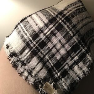 ModCloth Blanket Scarf Monochrome