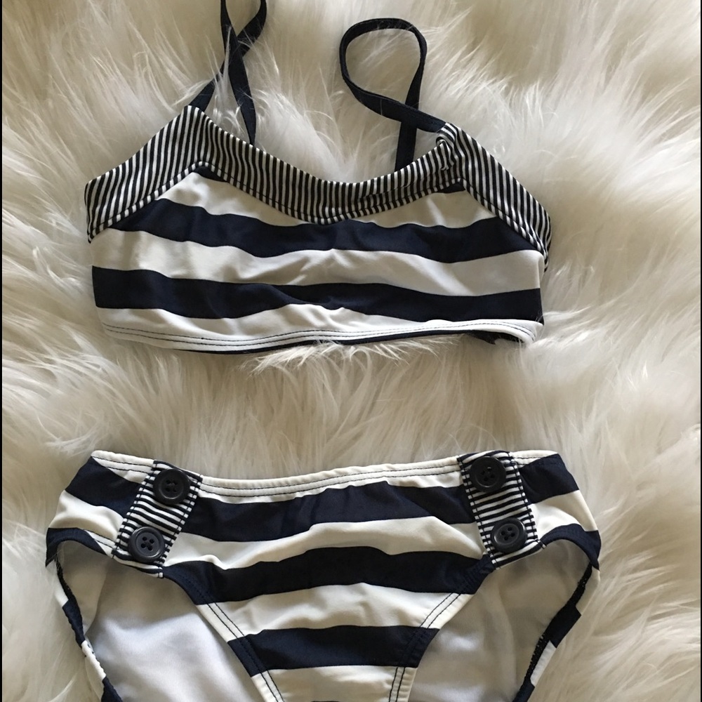 Old navy size 8 swimsuit