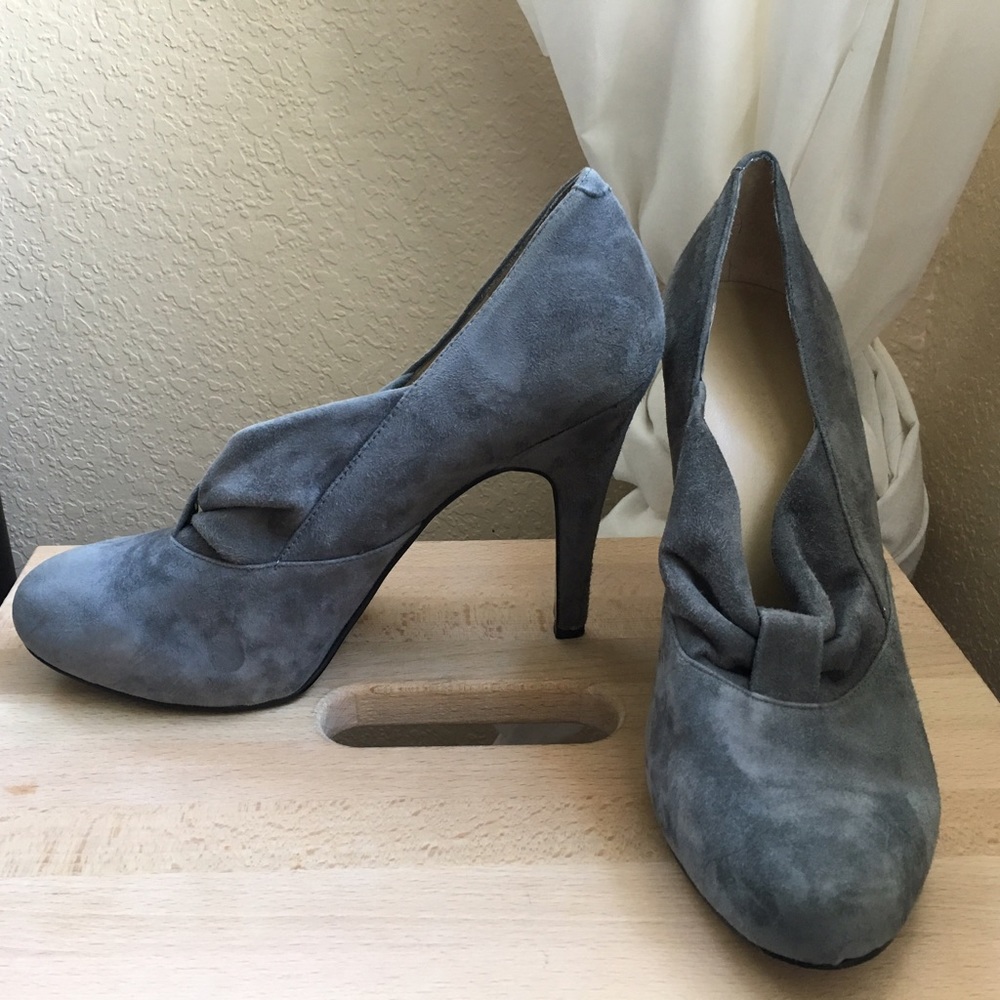 Nine West - Grey Suede pumps
