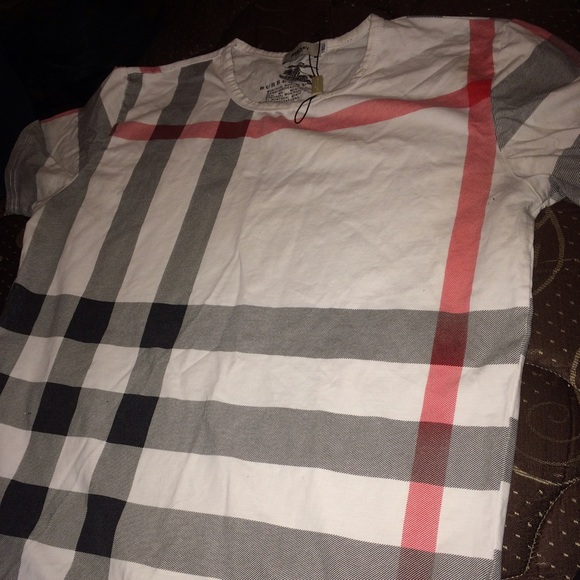 Burberry - Picture 1 of 3