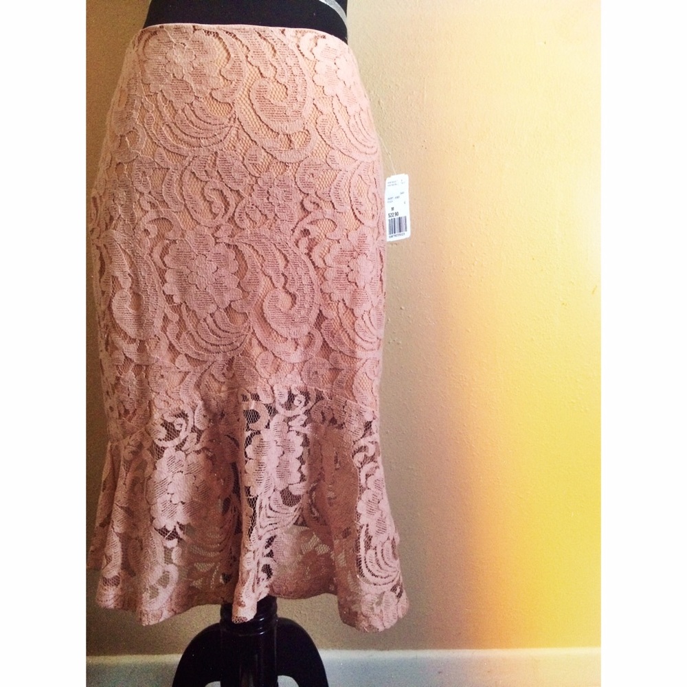 NWT Forever 21 lace skirt
