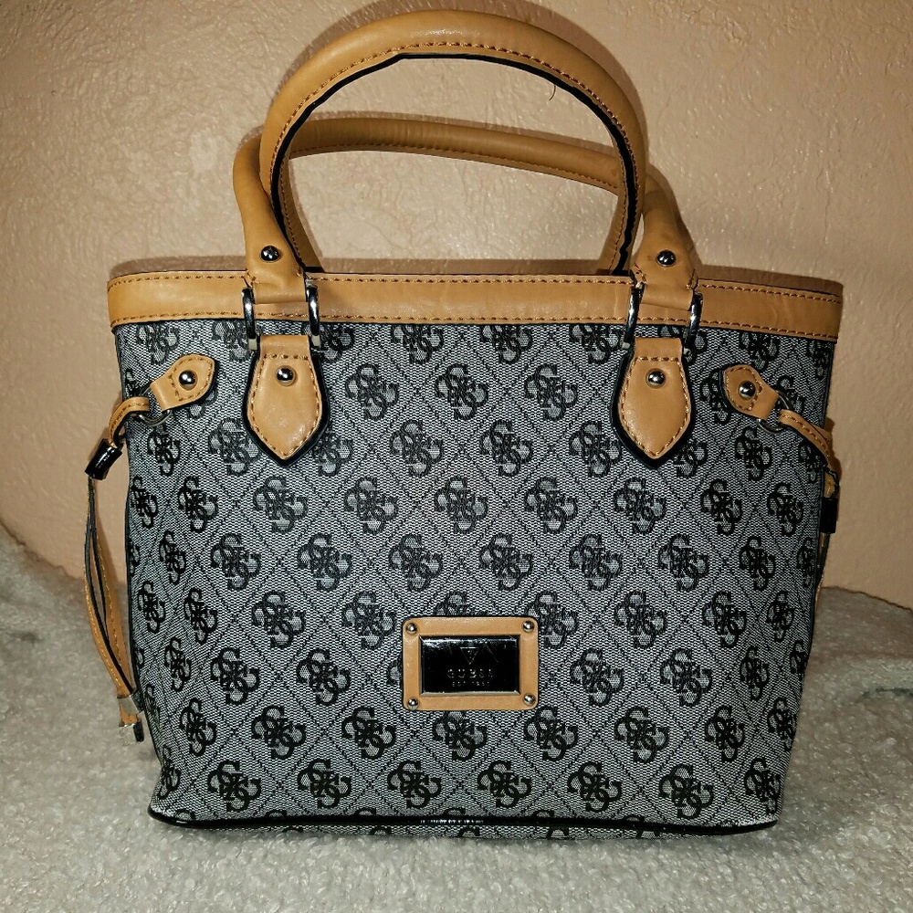 Women's Guess purse