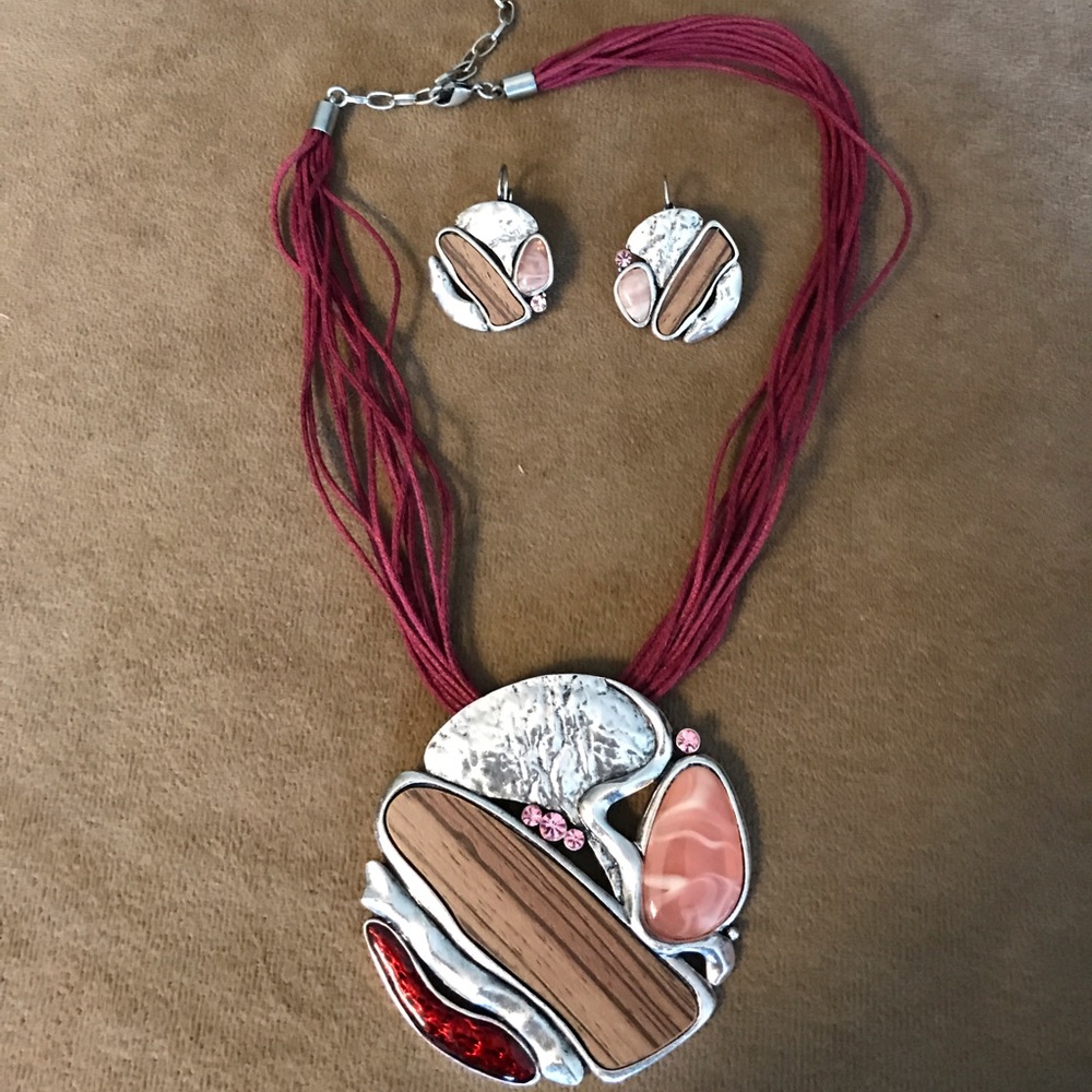 Necklace and earrings set