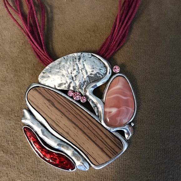 Necklace and earrings set - Picture 2 of 2