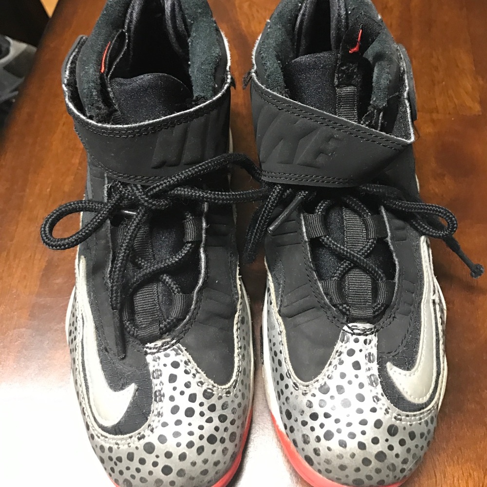 Boys sneakers