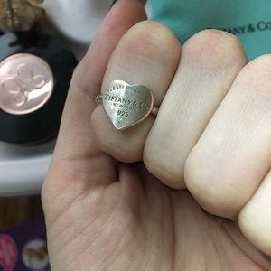 Tiffany & Co. classic heart shape ring
