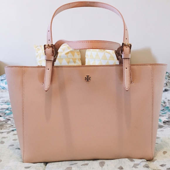 Tory Burch Handbags - Tory Burch York tote small