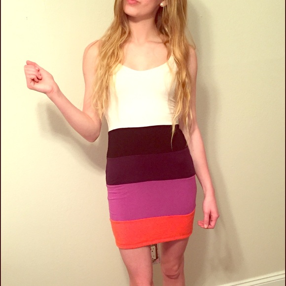 SO cute!! body-con color block dress size Small✨ - Picture 1 of 3
