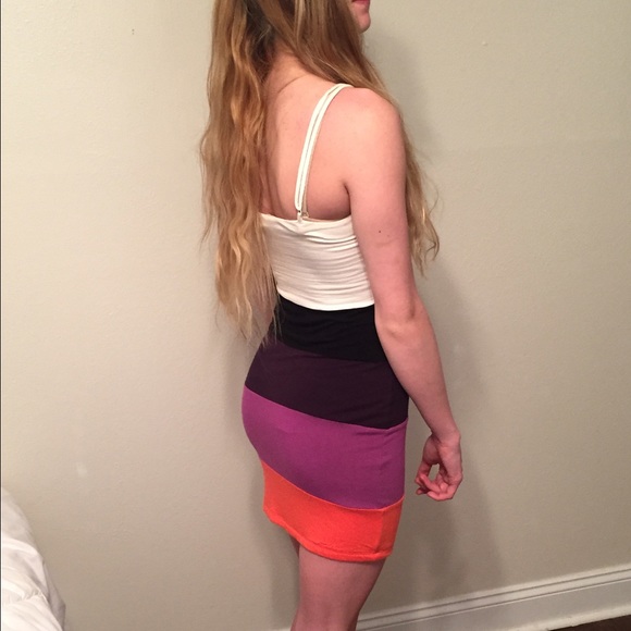 SO cute!! body-con color block dress size Small✨ - Picture 3 of 3