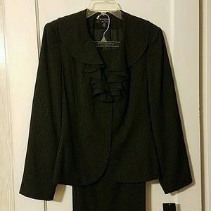 New with tags 2 piece black and white pantsuit!