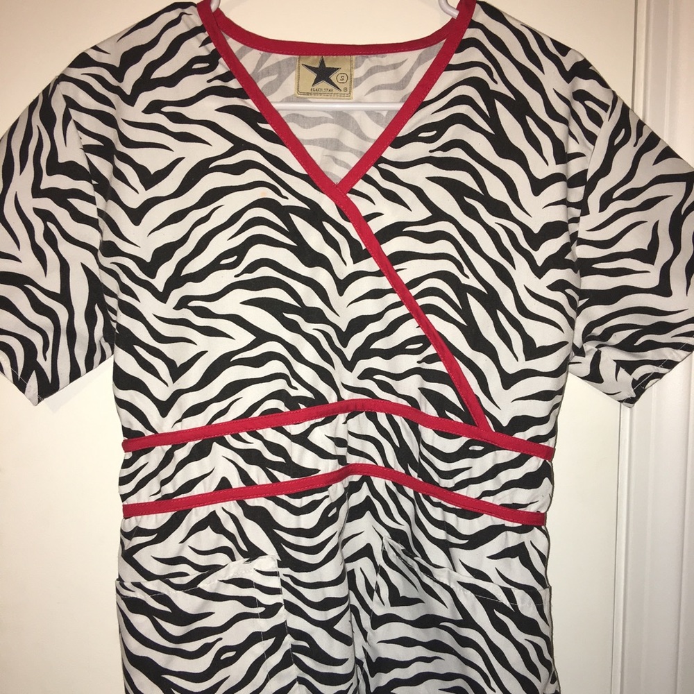 Black star Women's scrub top