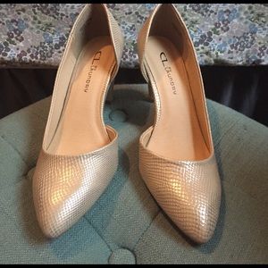Gold Heels, size 7.5 NWT
