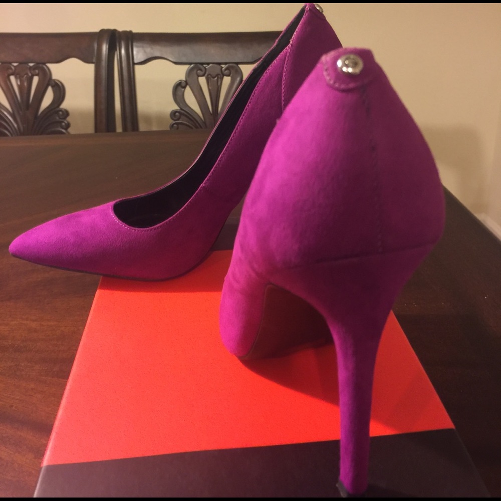 Guess - Picture 2 of 2