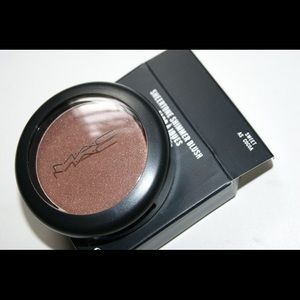 Mac "sweet as cocoa" blush
