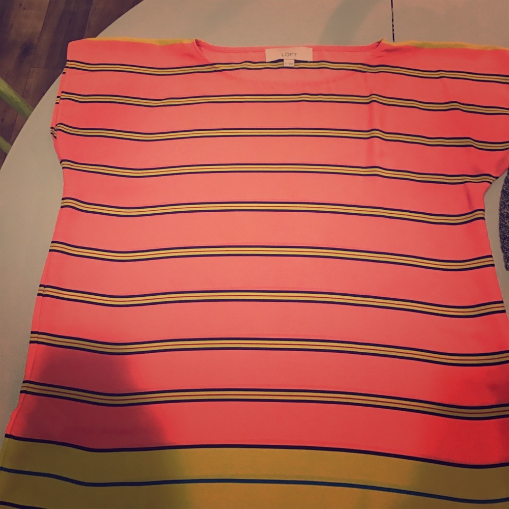 Adorable loft top!