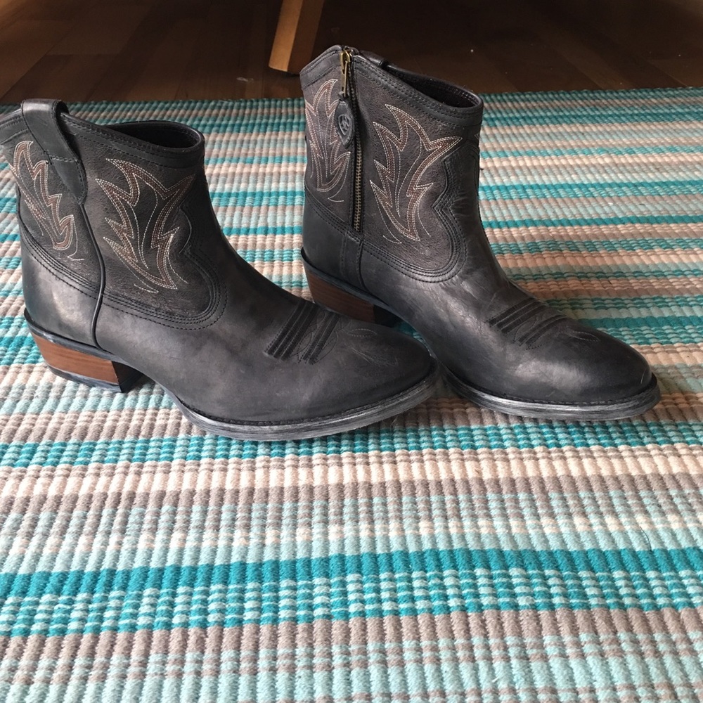 Ariat cowboy boots
