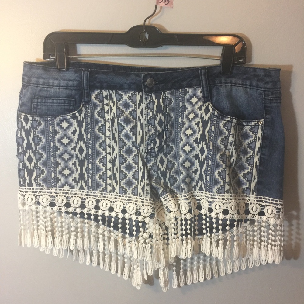 #333 Fringe shorts