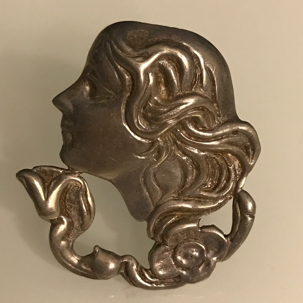 Sterling Silver 925 Silhouette of Girl PinBrooch