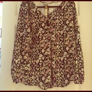 LC Long sleeve Floral top. NWT, size medium