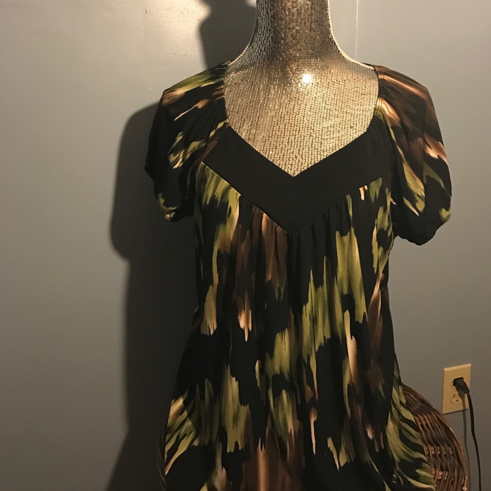 V-neck shirt, great condition