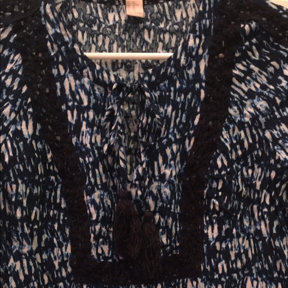 Forever21 blouse - Picture 2 of 3