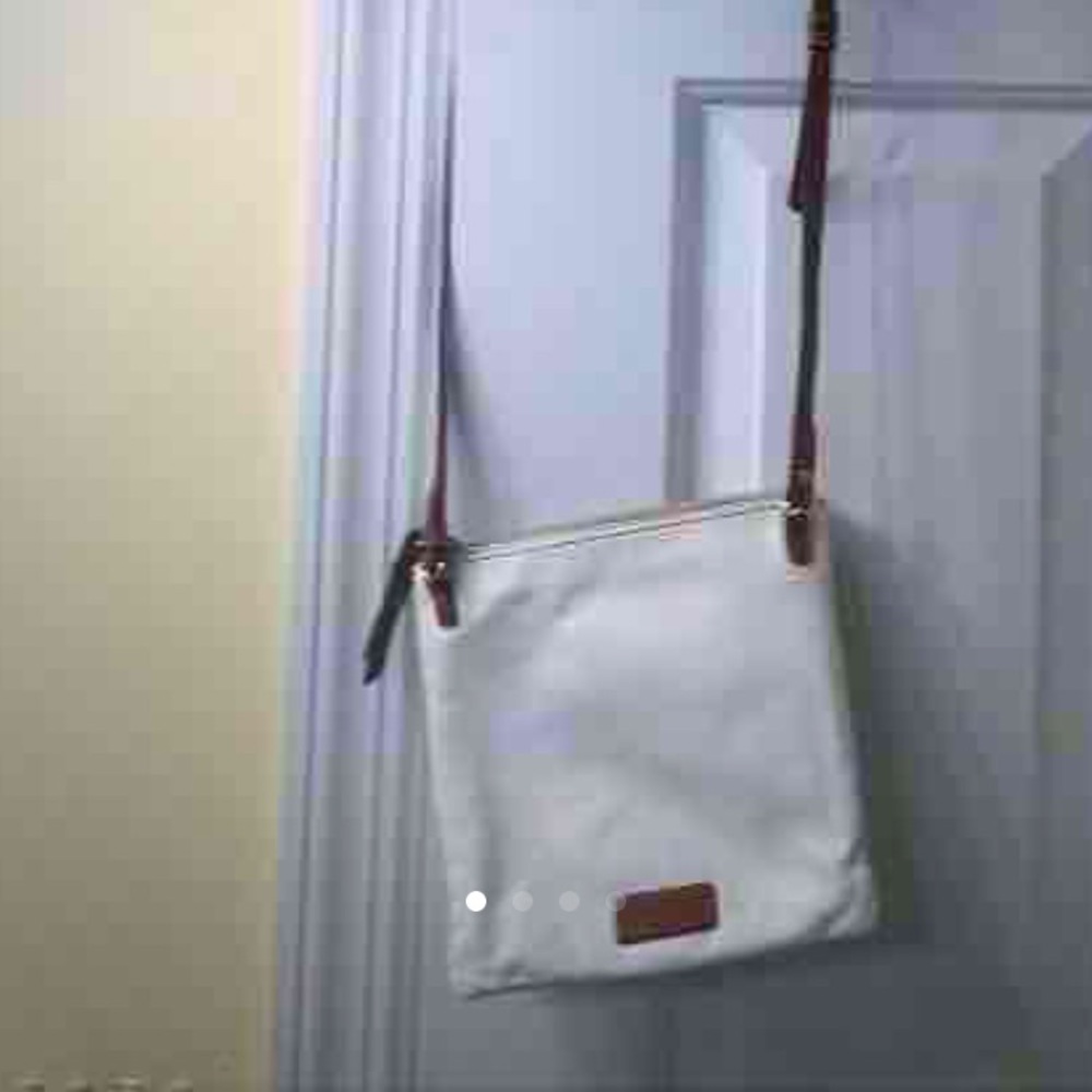 Dooney and Bourke adorable cross body