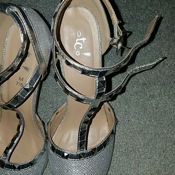 Sold - Picture 2 of 6