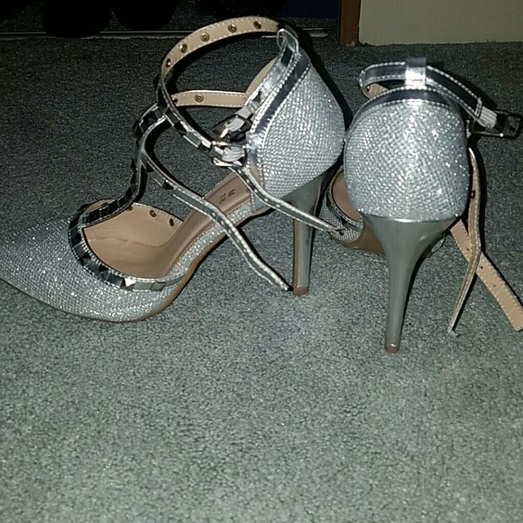 Sold - Picture 6 of 6