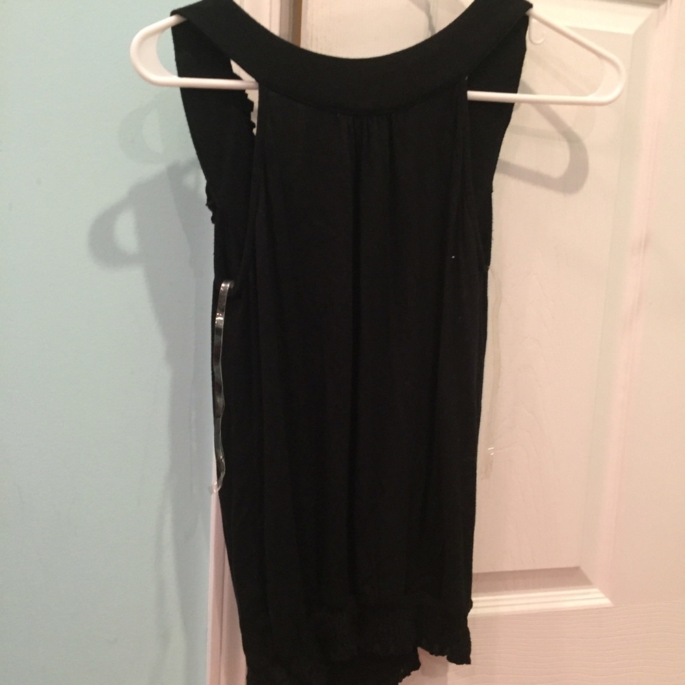 Cute black ruffle tank top - Picture 4 of 4