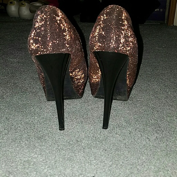 Sold - Picture 3 of 4