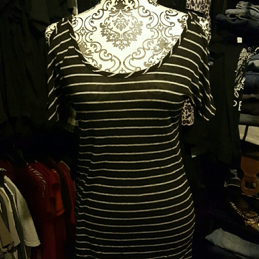 Full Tilt Black & Grey Cold Shoulder Knit Top