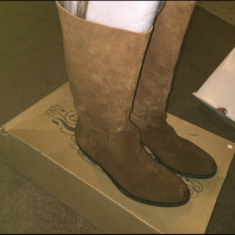 Never worn Nine West boots