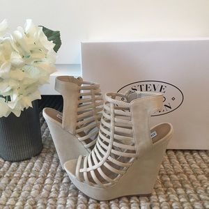 BRAND NEW Steve Madden wedges