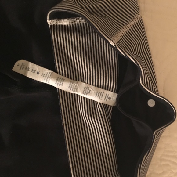 Lululemon crops - Picture 3 of 4