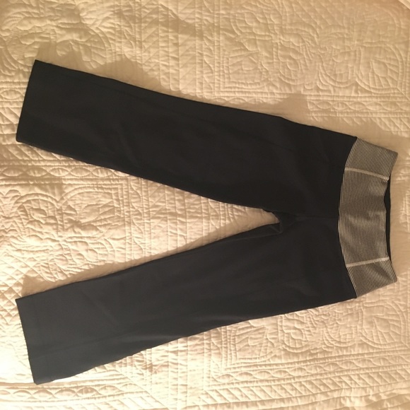 Lululemon crops - Picture 4 of 4