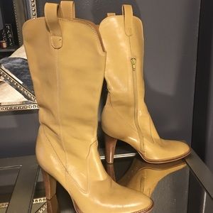BCBG boots