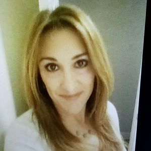 Meet your Posher, Camelia