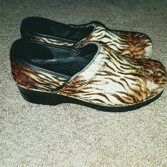 💕💕SOLD OOS💕DANSKO LEOPARD CLOGS💕39💕8.5M💕💕 - Picture 2 of 7