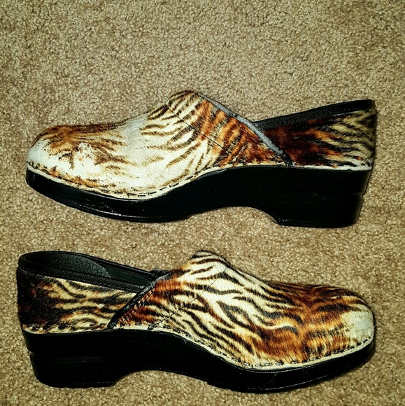 💕💕SOLD OOS💕DANSKO LEOPARD CLOGS💕39💕8.5M💕💕 - Picture 6 of 7