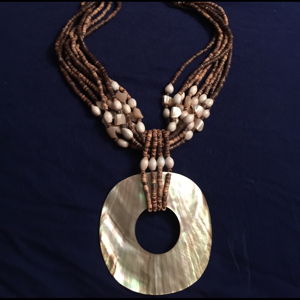 Pretty shimmer shell necklace