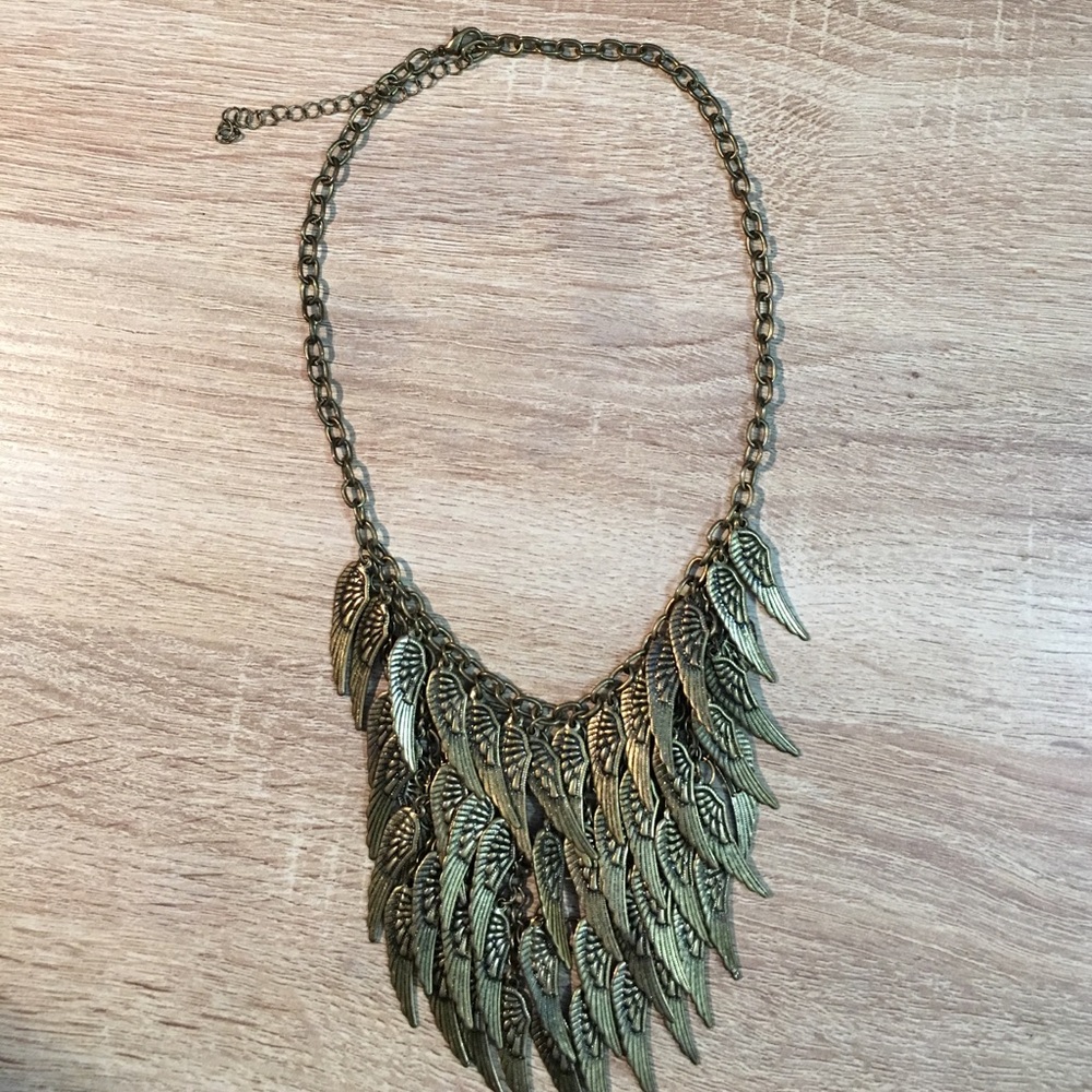 Angel wing necklace 😇