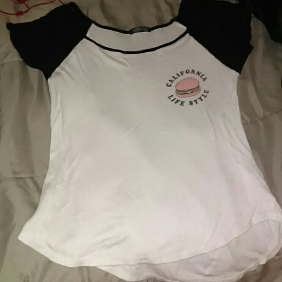 Nice black and white shirt - Picture 1 of 4