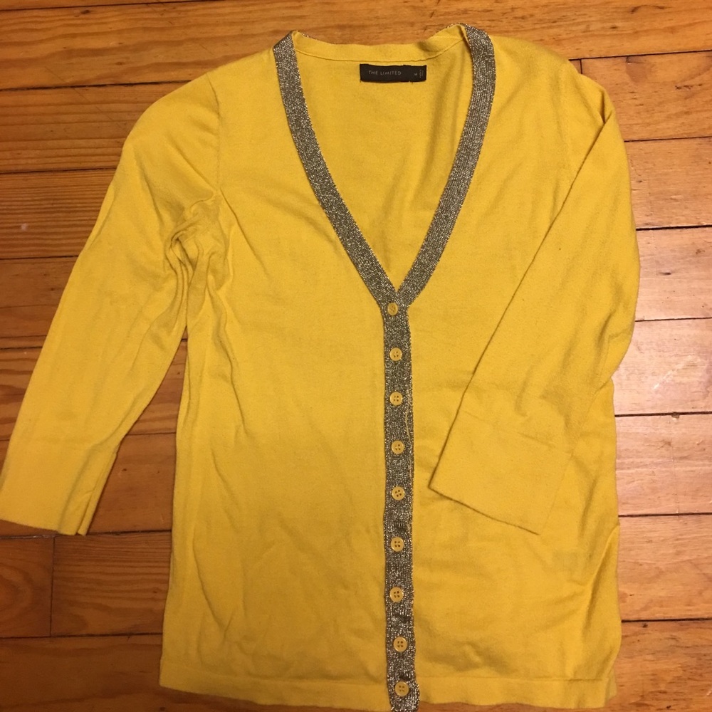 Price Drop🤗Yellow Cardigan w/chain link details