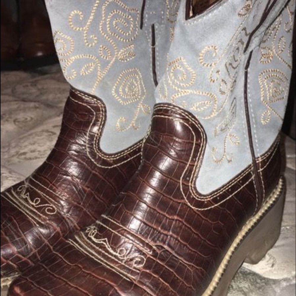Ariat boots women's size 8