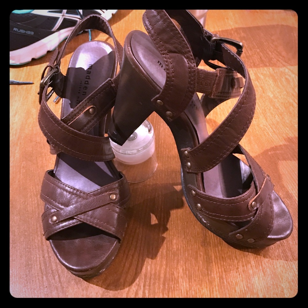 🎉10% off‼️Madden girl brown platform pumps