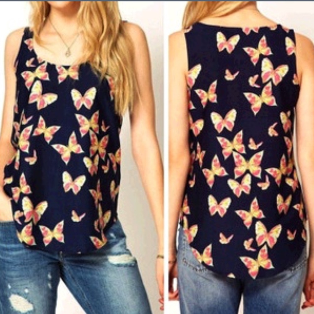 PRICED TO SELL!🦋Butterfly Sleeveless Blouse🦋